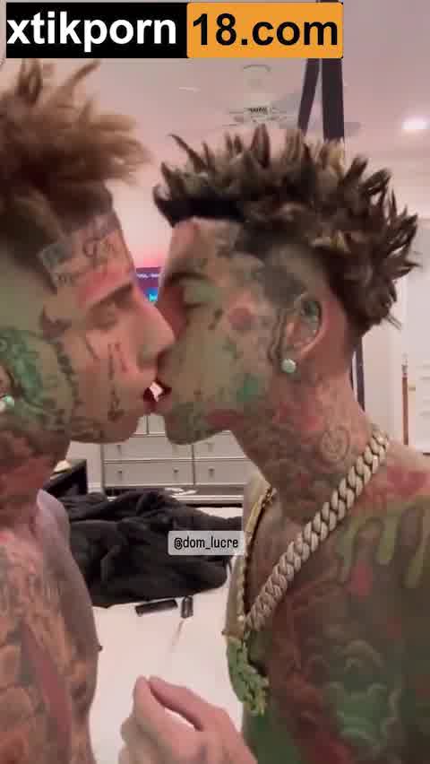 island boys Kiss with boyfriend Video Hot