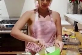 Daisy Keech Cooking Video [ Onlyfans ]