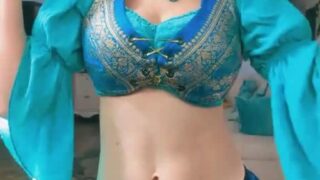 Joyful Aura Sexy Dancing